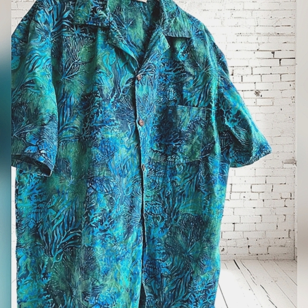 Jacqueline of Kaua'i Batik Mens Shirt M